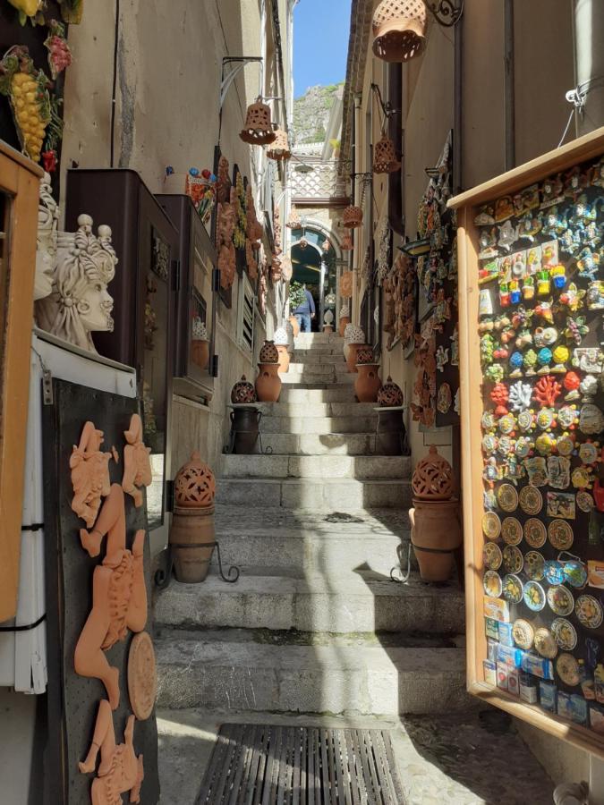 Athena Charming Rooms タオルミーナ エクステリア 写真